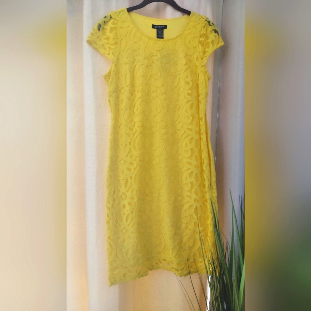 🌼Yellow-laced Sheath Dress, Size 6 petite